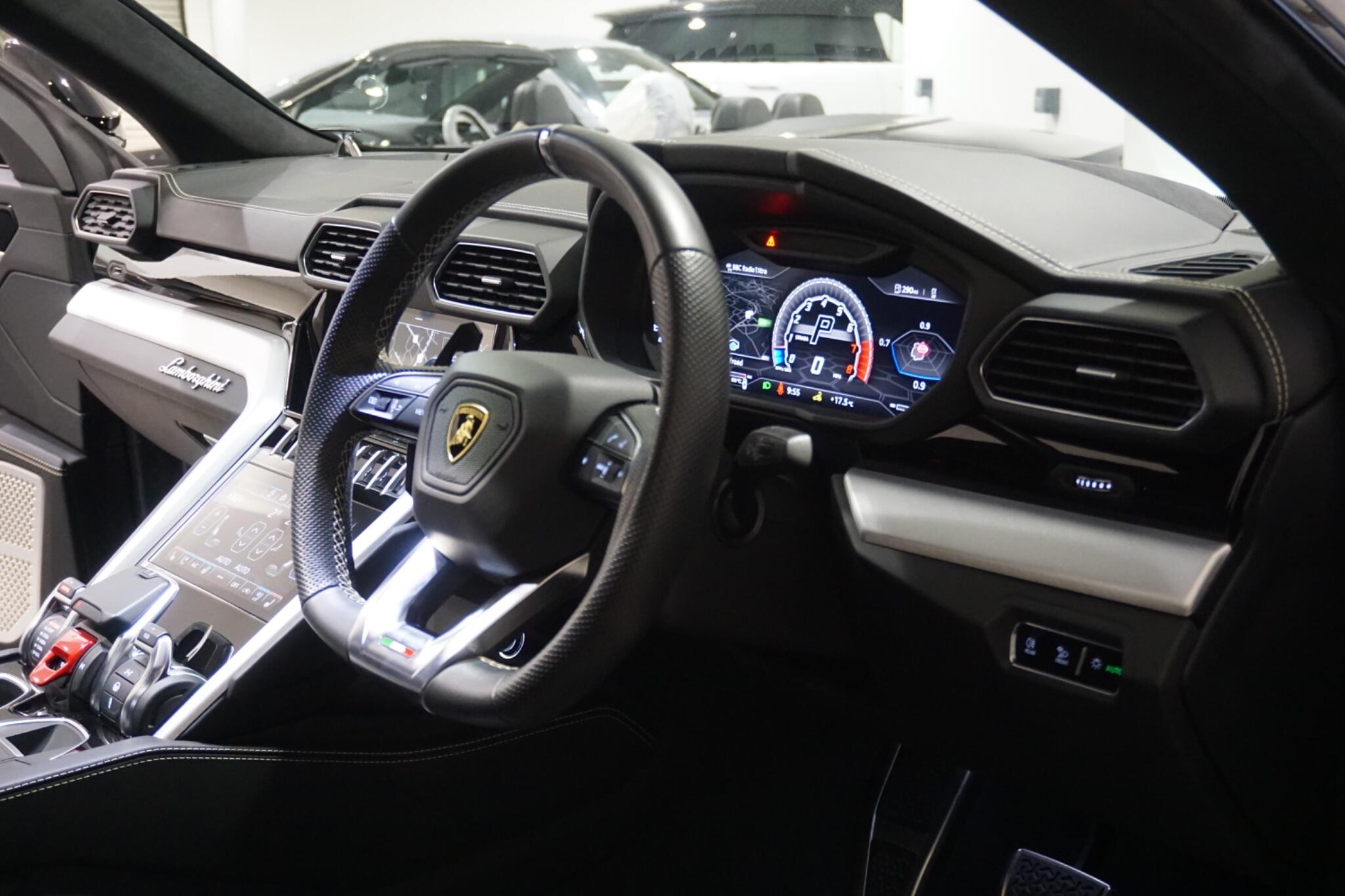 Lamborghini Urus 4.0 V8 BiTurbo SUV 5dr Petrol Auto 4WD Euro 6 (650 ps)